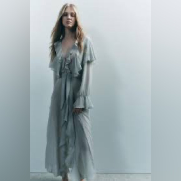 NWT ZARA LONG LACE DRESSING GOWN . - Picture 2 of 12